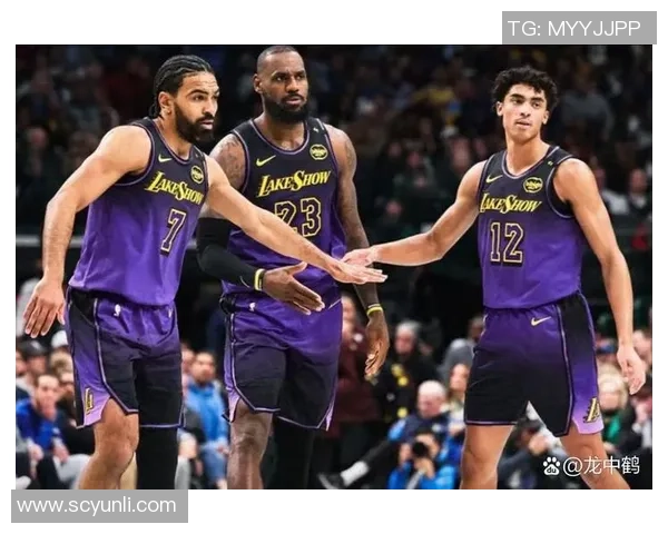 独行侠与湖人激战正酣弹幕美娜热议比赛精彩瞬间